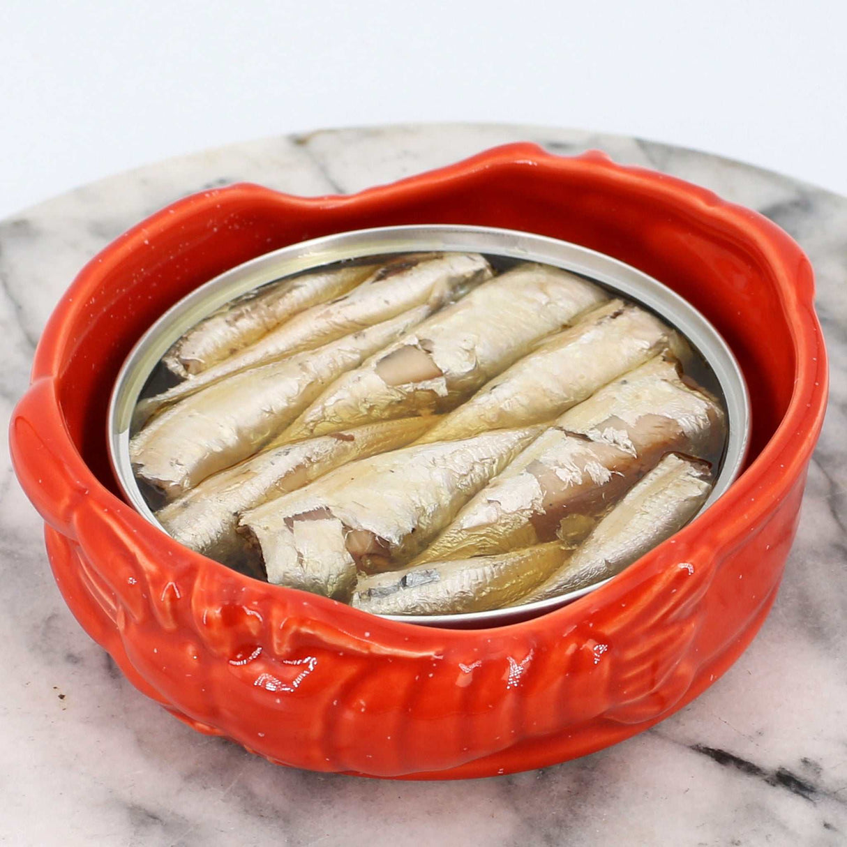 Keramikschale für runde Fischdosen, rot-orange Dose offen innen