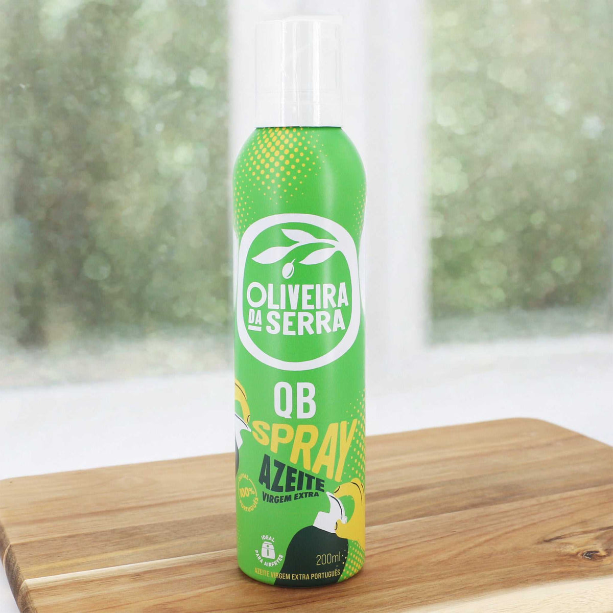 Olivenöl Spray Virgin Extra Oliveira da Serra am Fenster