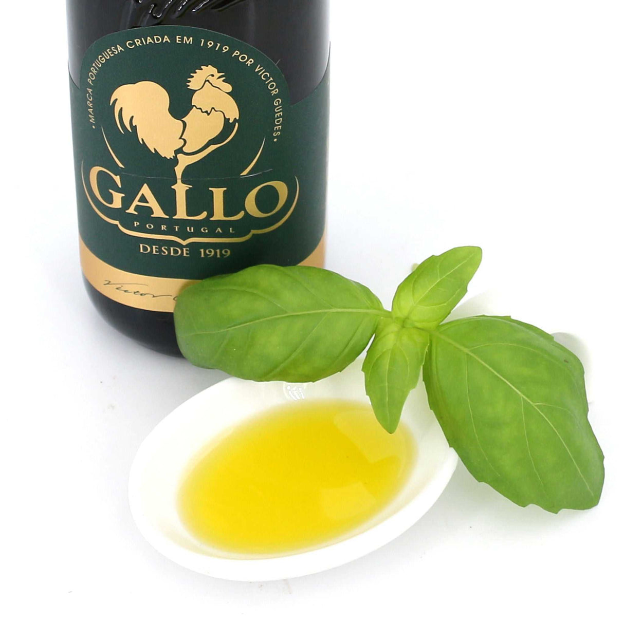 Olivenöl Basilikum Gallo nah