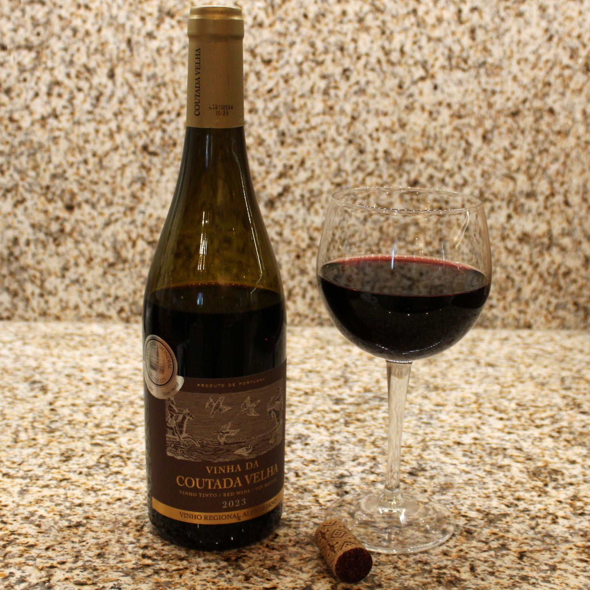 Rotwein Regional Alentejano Vinha da Coutada Velha im Glas