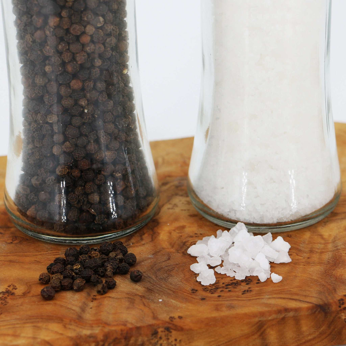 Gewürzmühlen-Set – Pfeffermühle & Salzmühle nah