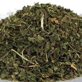 Brennnesselblätter geschnitten