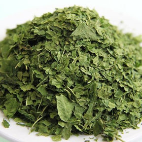 Maulbeerbaumblätter geschnitten