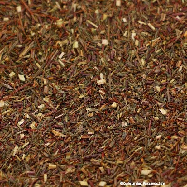 Rooibos tea, rooibos, cut, green / Chá de rooibos verde