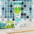 Teebaumöl-Zahncreme mit Niem  Dessert Essence